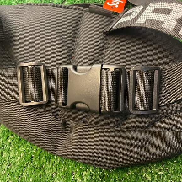 Supreme Black Belt Bag - Picture 7 of 7